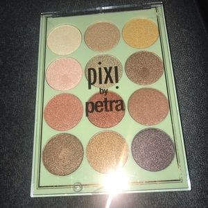 Pixi by Petra Reflex Light Shadow Palette unopened